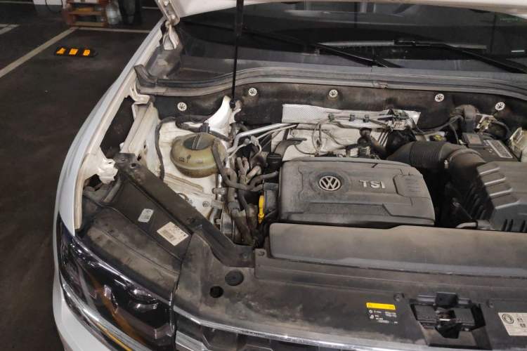 Used Volkswagen Teramont 2017 380TSI Four-Wheel Drive Luxury Edition Engine Bay Right