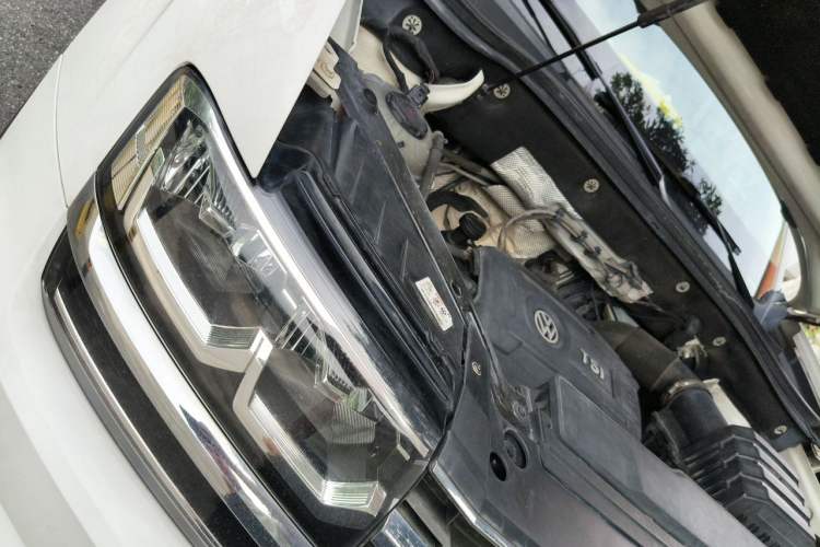 Used Volkswagen Teramont 2017 380TSI Four-Wheel Drive Comfort Edition Engine Bay Right