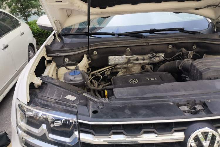 Used Volkswagen Teramont 2017 380TSI Four-Wheel Drive Comfort Edition Engine Bay Right