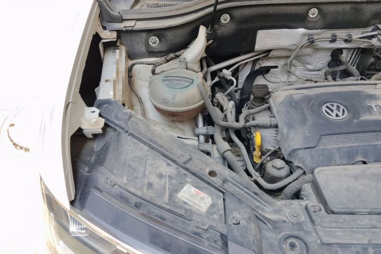 Used Volkswagen Teramont 2017 380TSI Four-Wheel Drive Comfort Edition Engine Bay Right