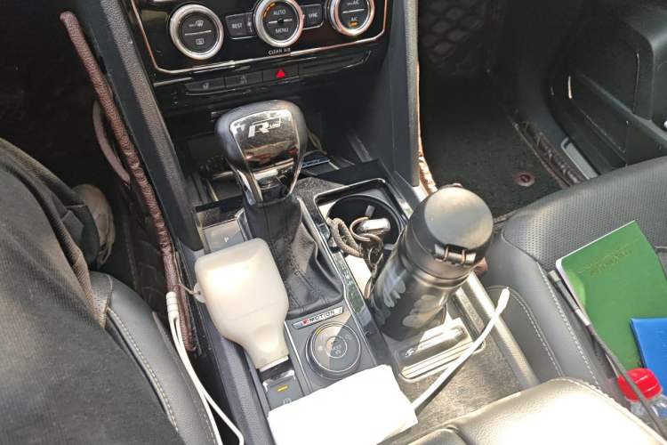 Used Volkswagen Teramont 2017 380TSI Four-Wheel Drive Flagship Edition Gear Lever