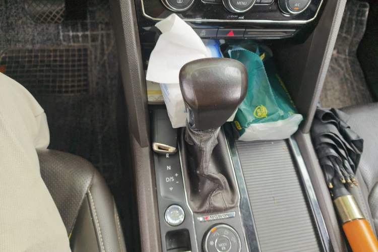 Used Volkswagen Teramont 2017 380TSI Four-Wheel Drive Luxury Edition Gear Lever