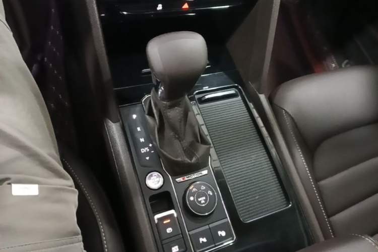 Used Volkswagen Teramont 2017 380TSI Four-Wheel Drive Luxury Edition Gear Lever