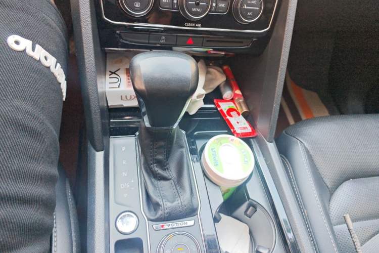 Used Volkswagen Teramont 2017 380TSI Four-Wheel Drive Luxury Edition Gear Lever