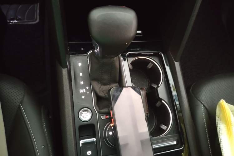 Used Volkswagen Teramont 2017 530 V6 Four-Wheel Drive Flagship Edition Gear Lever