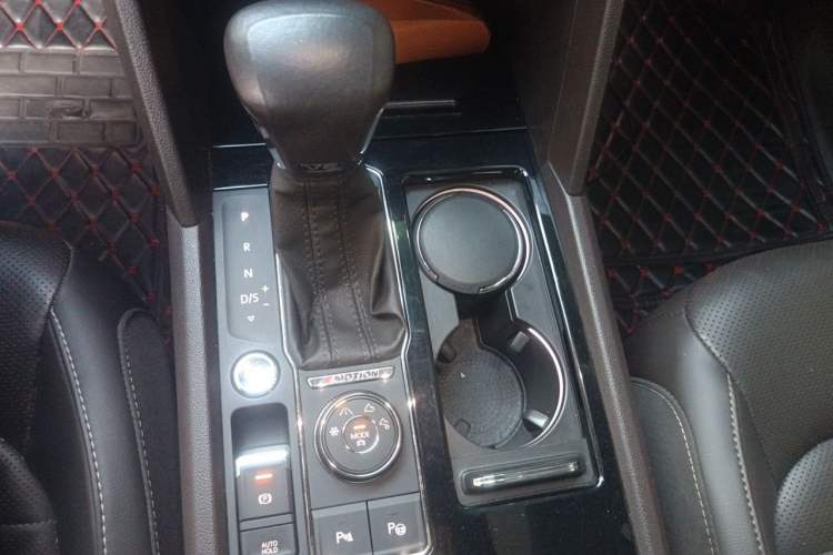 Used Volkswagen Teramont 2017 530 V6 Four-Wheel Drive Flagship Edition Gear Lever
