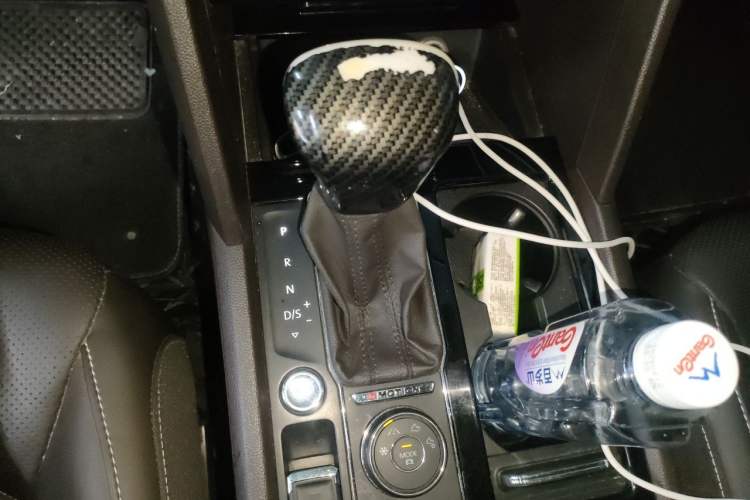 Used Volkswagen Teramont 2017 530 V6 Four-Wheel Drive Flagship Edition Gear Lever