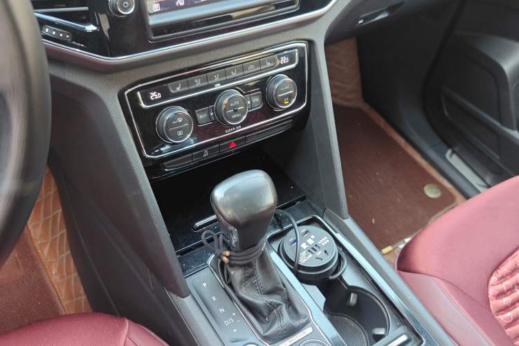 Used Volkswagen Teramont 2017 380TSI Four-Wheel Drive Luxury Edition Gear Lever