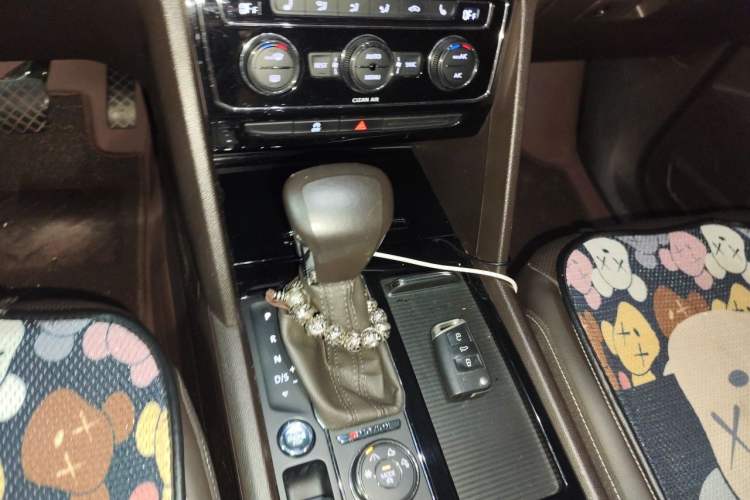 Used Volkswagen Teramont 2017 380TSI Four-Wheel Drive Luxury Edition Gear Lever