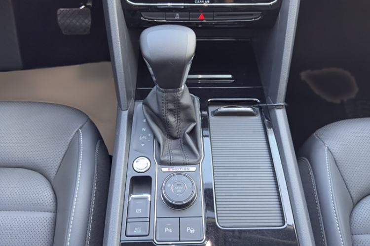 Used Volkswagen Teramont 2017 380TSI Four-Wheel Drive Luxury Edition Gear Lever