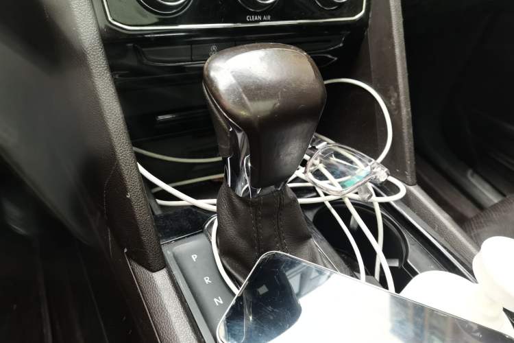 Used Volkswagen Teramont 2017 330TSI Two-Wheel-Drive Luxury Edition Gear Lever