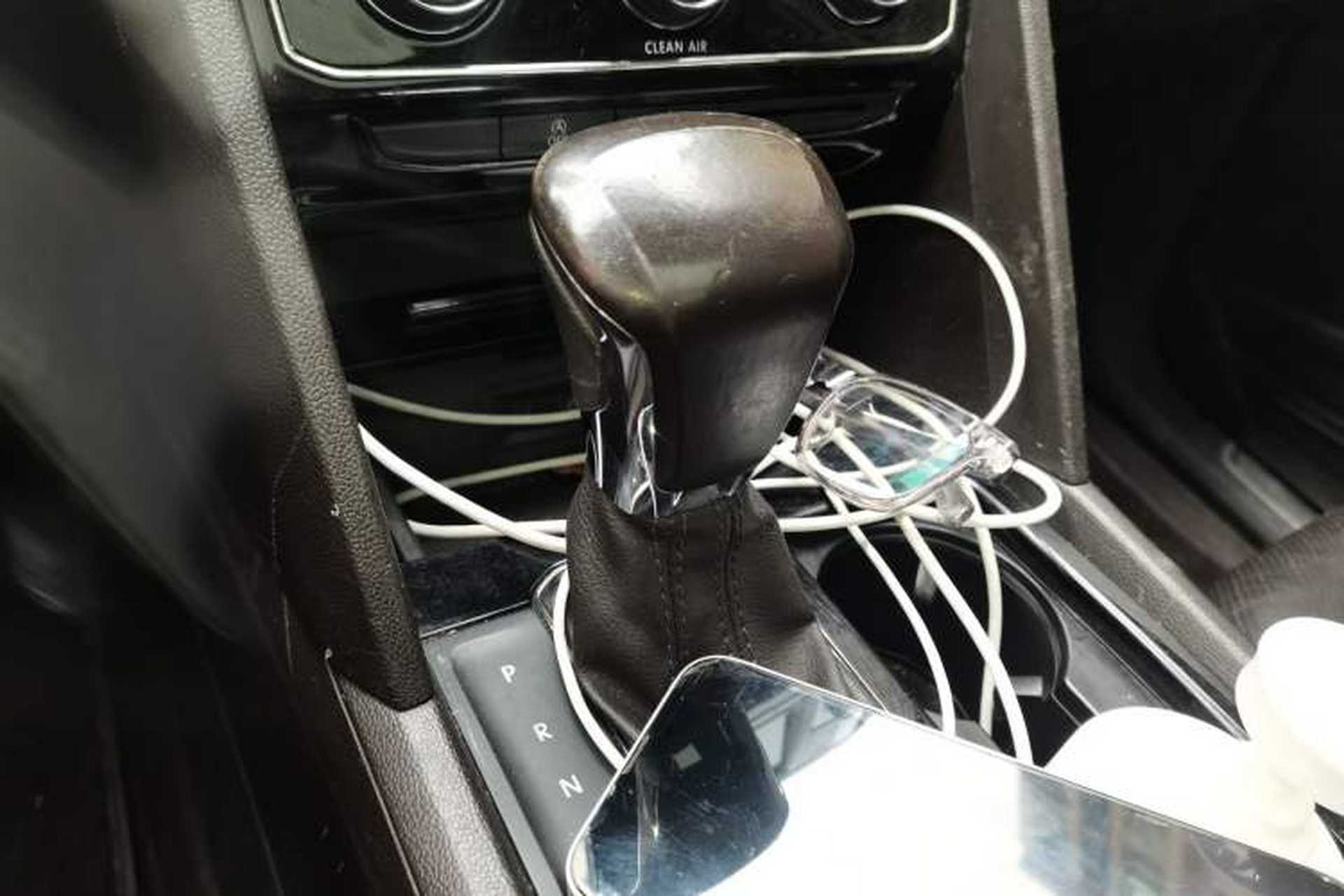 Used Volkswagen Teramont 2017 330TSI Two-Wheel-Drive Luxury Edition Gear Lever