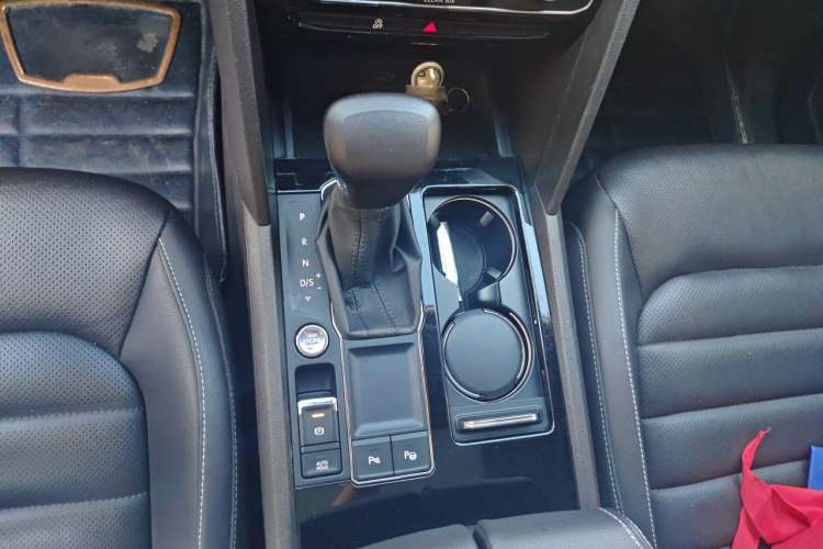 Used Volkswagen Teramont 2017 330TSI Two-Wheel-Drive Luxury Edition Gear Lever
