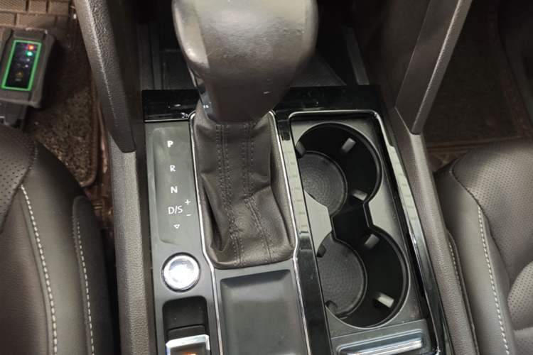 Used Volkswagen Teramont 2017 330TSI Two-Wheel-Drive Flagship Edition Gear Lever