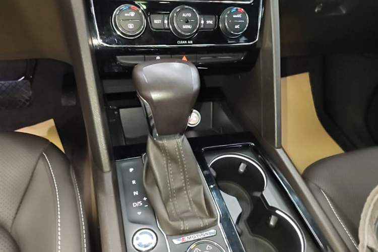 Used Volkswagen Teramont 2017 380TSI Four-Wheel Drive Luxury Edition Gear Lever