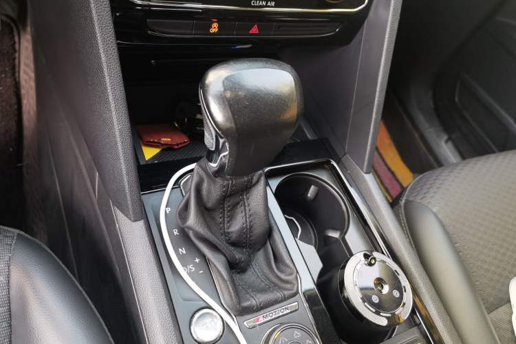 Used Volkswagen Teramont 2017 380TSI Four-Wheel Drive Comfort Edition Gear Lever