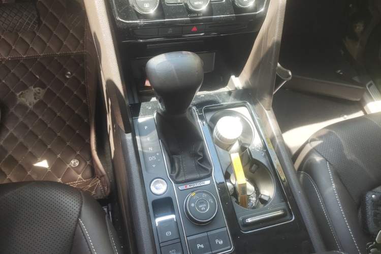 Used Volkswagen Teramont 2017 380TSI Four-Wheel Drive Luxury Edition Gear Lever