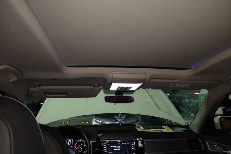 Used Volkswagen Teramont 2017 330TSI Two-Wheel-Drive Luxury Edition Headliner