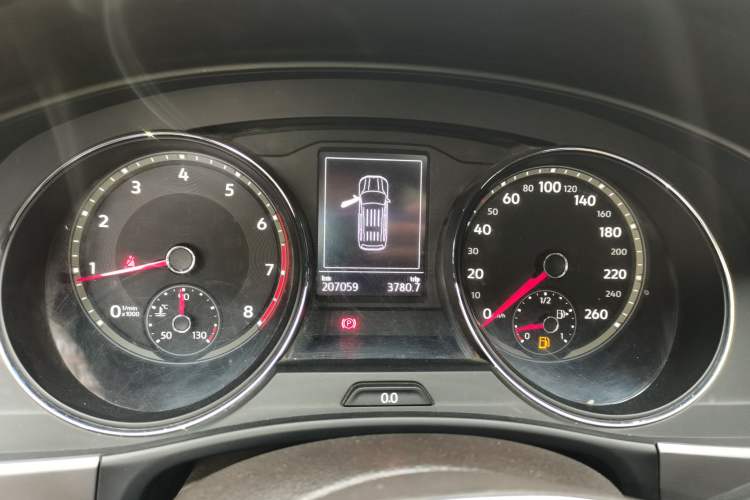 Used Volkswagen Teramont 2017 330TSI Two-Wheel-Drive Luxury Edition Instrument Cluster