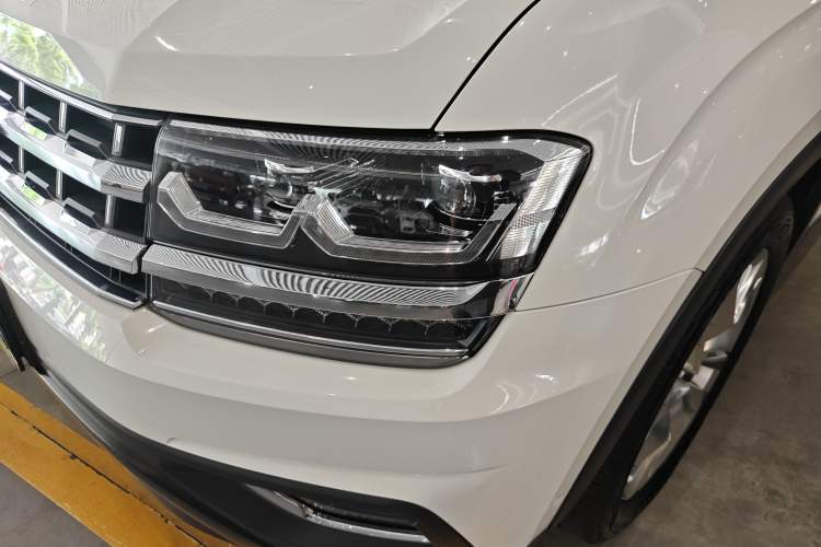 Used Volkswagen Teramont 2017 530 V6 Four-Wheel Drive Supreme Flagship Edition Left Front Headlight