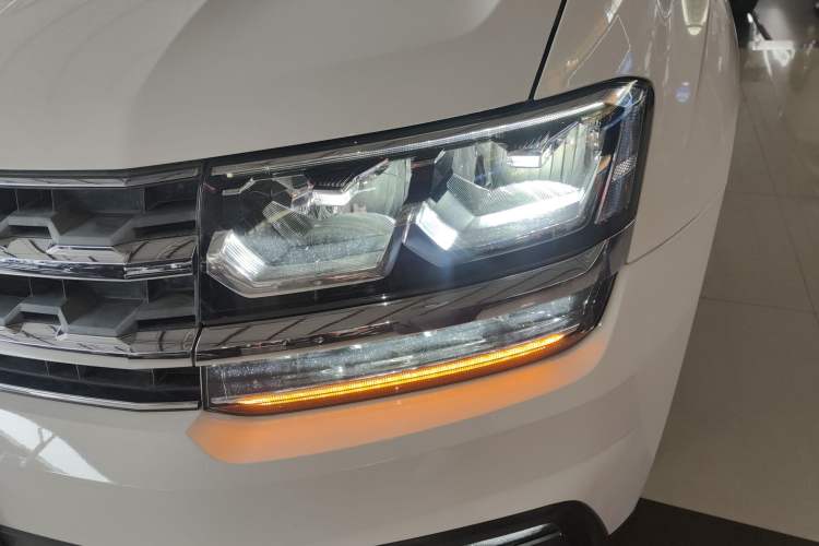 Used Volkswagen Teramont 2017 380TSI Four-Wheel Drive Comfort Edition Left Front Headlight