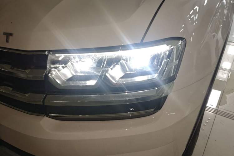 Used Volkswagen Teramont 2017 330TSI Two-Wheel-Drive Luxury Edition Left Front Headlight