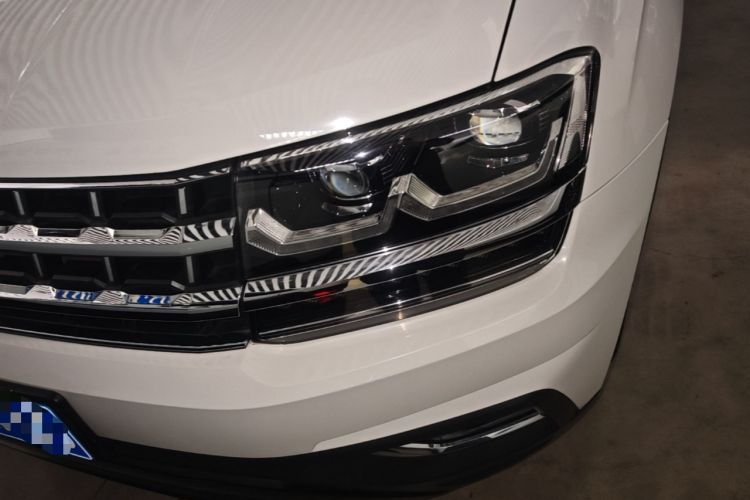 Used Volkswagen Teramont 2017 530 V6 Four-Wheel Drive Supreme Flagship Edition Left Front Headlight