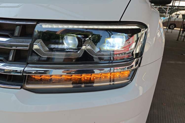 Used Volkswagen Teramont 2017 330TSI Two-Wheel-Drive Flagship Edition Left Front Headlight