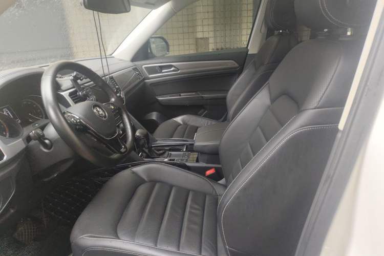 Used Volkswagen Teramont 2017 330TSI Two-Wheel-Drive Luxury Edition Left Front Seat