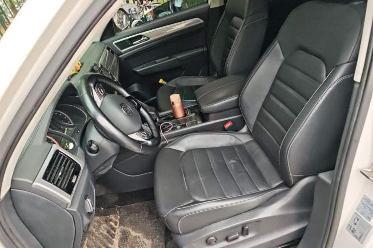 Used Volkswagen Teramont 2017 330TSI Two-Wheel-Drive Luxury Edition Left Front Seat