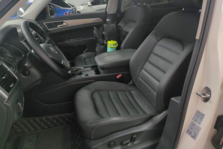 Used Volkswagen Teramont 2017 330TSI Two-Wheel-Drive Luxury Edition Left Front Seat
