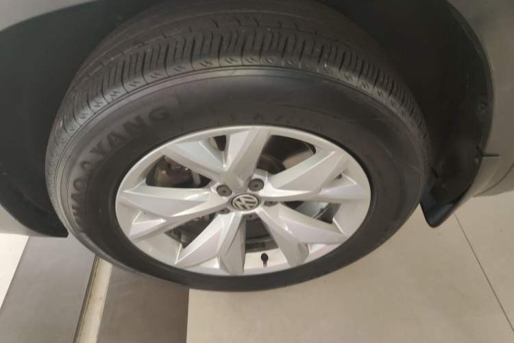 Used Volkswagen Teramont 2017 380TSI Four-Wheel Drive Comfort Edition Left Front Wheel Hub