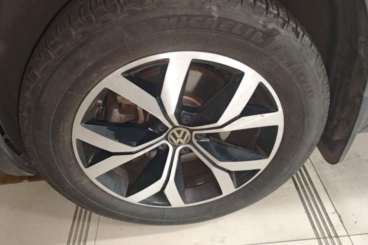 Used Volkswagen Teramont 2017 330TSI Two-Wheel-Drive Luxury Edition Left Front Wheel Hub