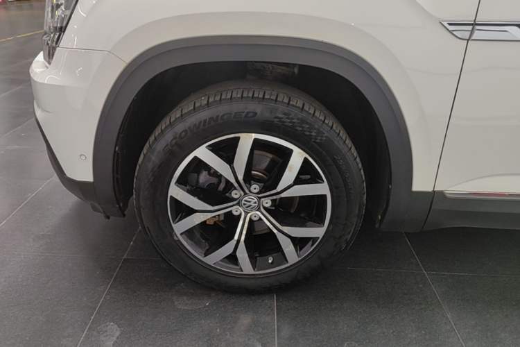 Used Volkswagen Teramont 2017 330TSI Two-Wheel-Drive Luxury Edition Left Front Wheel Hub
