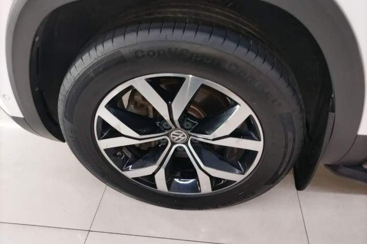 Used Volkswagen Teramont 2017 380TSI Four-Wheel Drive Luxury Edition Left Front Wheel Hub