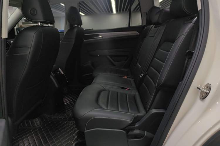 Used Volkswagen Teramont 2017 330TSI Two-Wheel-Drive Luxury Edition Left Rear Seat