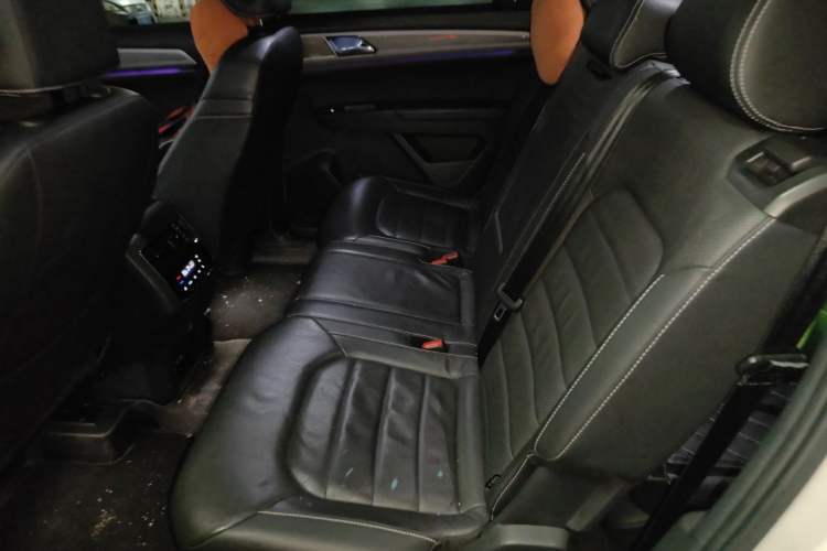 Used Volkswagen Teramont 2017 330TSI Two-Wheel-Drive Luxury Edition Left Rear Seat