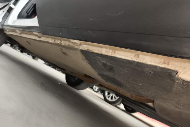 Used Volkswagen Teramont 2017 330TSI Two-Wheel-Drive Luxury Edition Left Side Sill