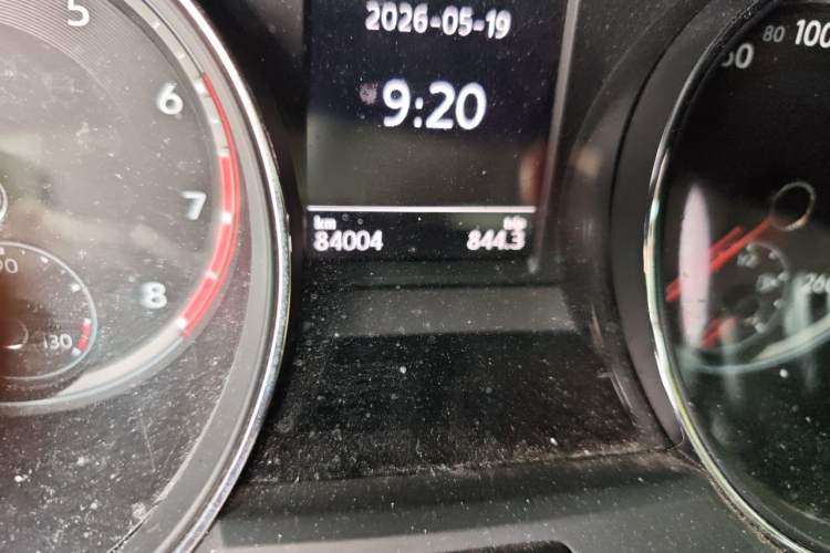 Used Volkswagen Teramont 2017 330TSI Two-Wheel-Drive Luxury Edition Odometer Close Up