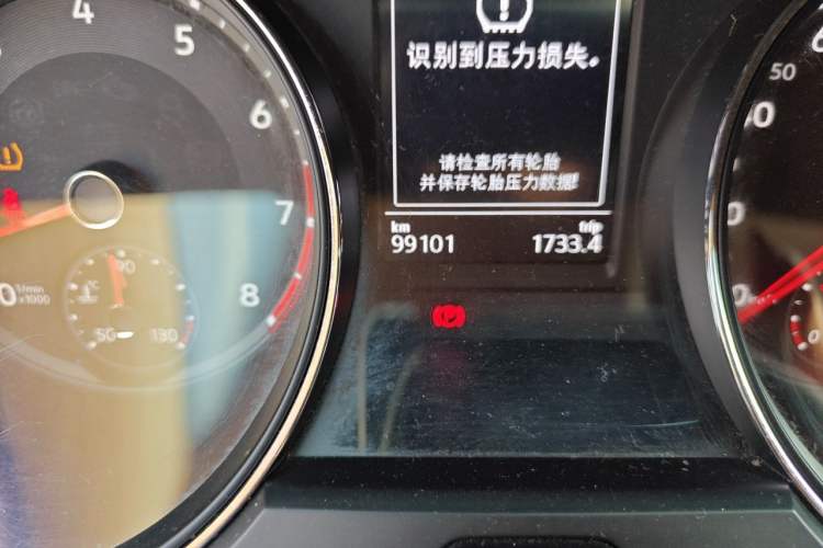 Used Volkswagen Teramont 2017 380TSI Four-Wheel Drive Comfort Edition Odometer Close Up