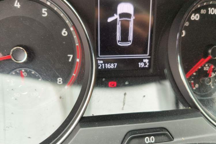 Used Volkswagen Teramont 2017 380TSI Four-Wheel Drive Comfort Edition Odometer Close Up