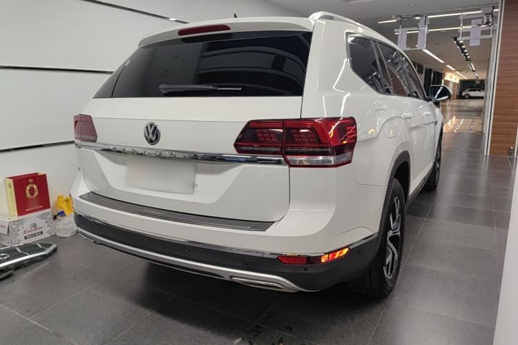 Used Volkswagen Teramont 2017 330TSI Two-Wheel-Drive Luxury Edition Rear Right 45 Deg