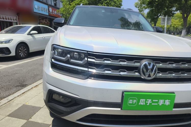Used Volkswagen Teramont 2017 330TSI Two-Wheel-Drive Comfort Edition Right Front Headlight