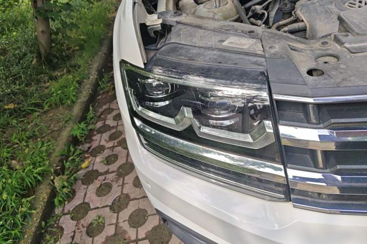 Used Volkswagen Teramont 2017 380TSI Four-Wheel Drive Flagship Edition Right Front Headlight