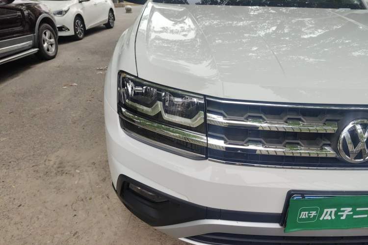 Used Volkswagen Teramont 2017 380TSI Four-Wheel Drive Comfort Edition Right Front Headlight
