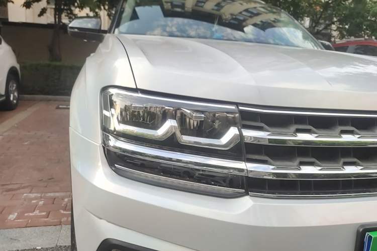 Used Volkswagen Teramont 2017 380TSI Four-Wheel Drive Luxury Edition Right Front Headlight
