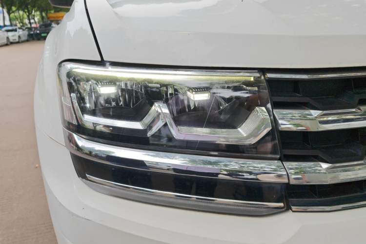 Used Volkswagen Teramont 2017 380TSI Four-Wheel Drive Luxury Edition Right Front Headlight
