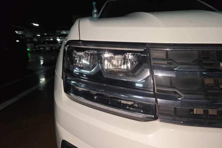 Used Volkswagen Teramont 2017 380TSI Four-Wheel Drive Luxury Edition Right Front Headlight