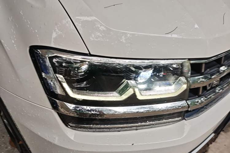 Used Volkswagen Teramont 2017 530 V6 Four-Wheel Drive Flagship Edition Right Front Headlight