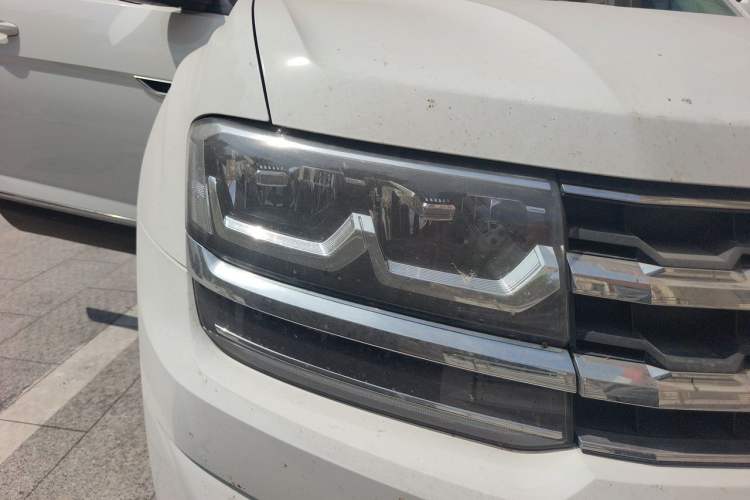 Used Volkswagen Teramont 2017 330TSI Two-Wheel-Drive Luxury Edition Right Front Headlight